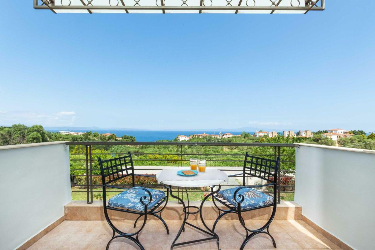 Summer Houses In Afytos Exterior photo